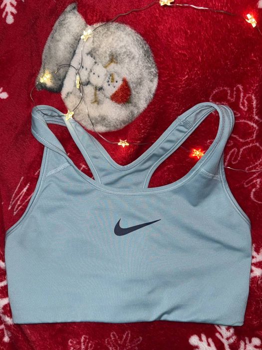 Топ спортивний Nike