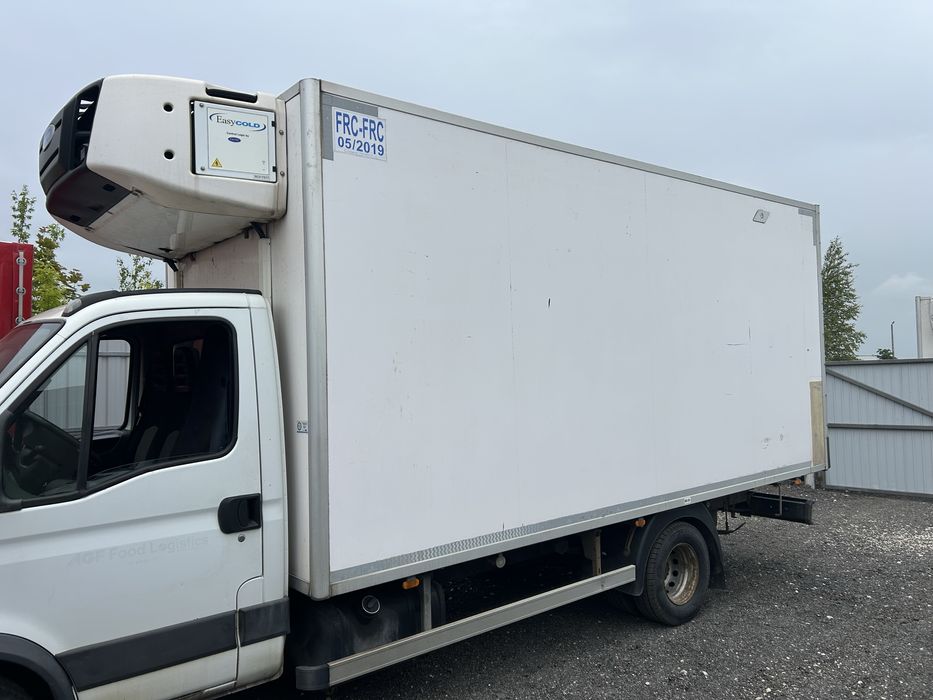 Izoterma Chlodnia Kontener Zabudowa Carrier Supra 750 MT Iveco Daily