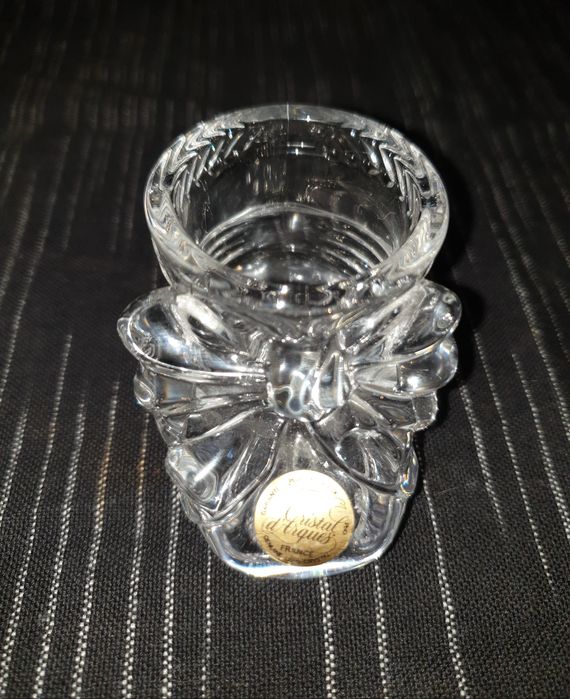 Bota e antiga caixa cristal D'Arques guarda jóias