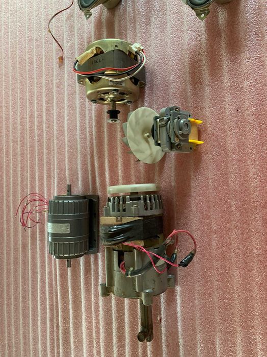 Продам двигатель электрический.