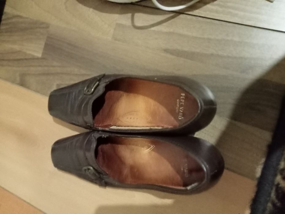 Sapatos. Sapatilhas,e cendalias.