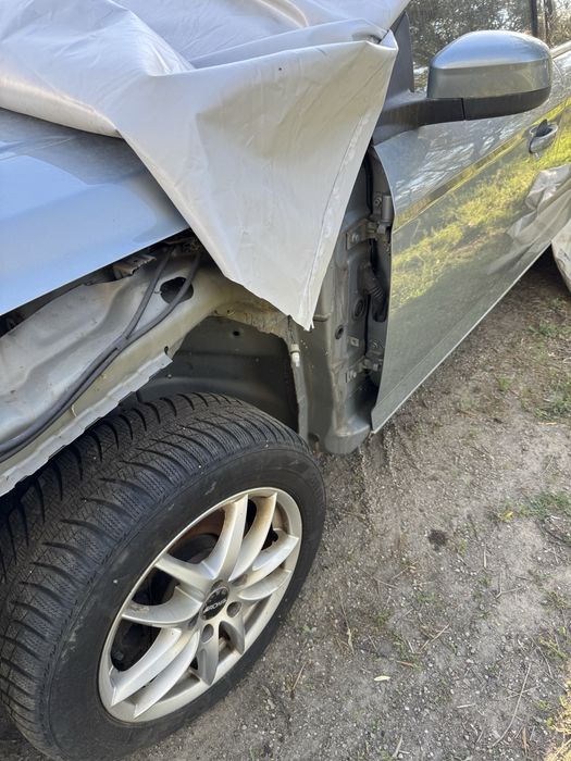 Ford Mondeo diverso material