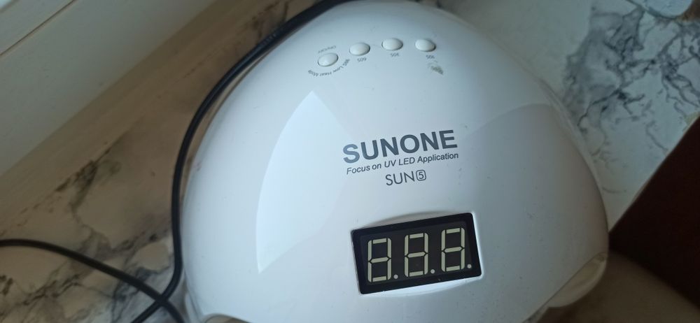 Sprzedam lampe Led do żeli /hybryd mało używaną