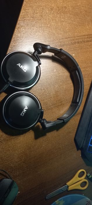 Студійні навушники AKG K182