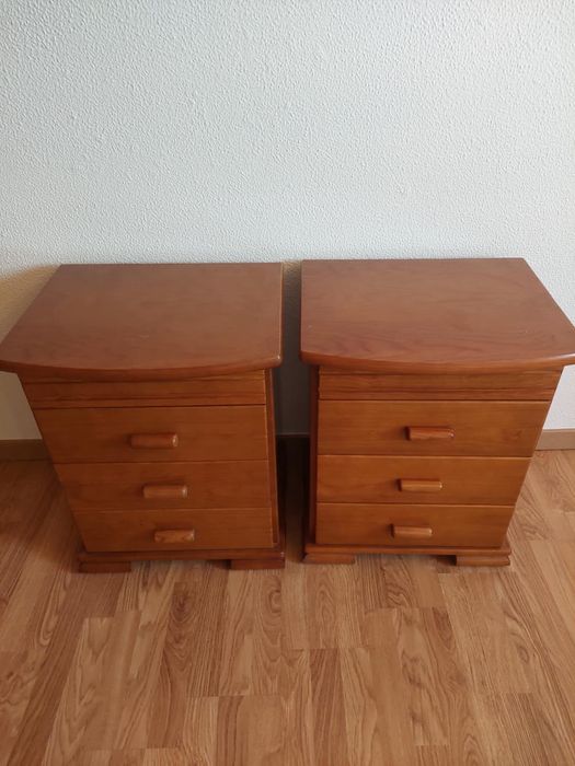 Cama pinho mel com 2 mesas de cabeceira + Colchão