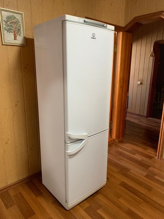 Холодильник Indesit