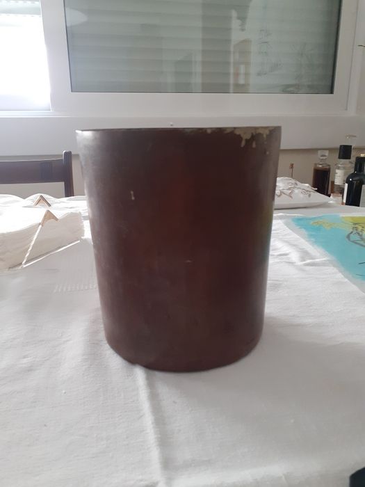 Pote de cobre antigo.Medidas:altura 17 cm e diametro 15 cm