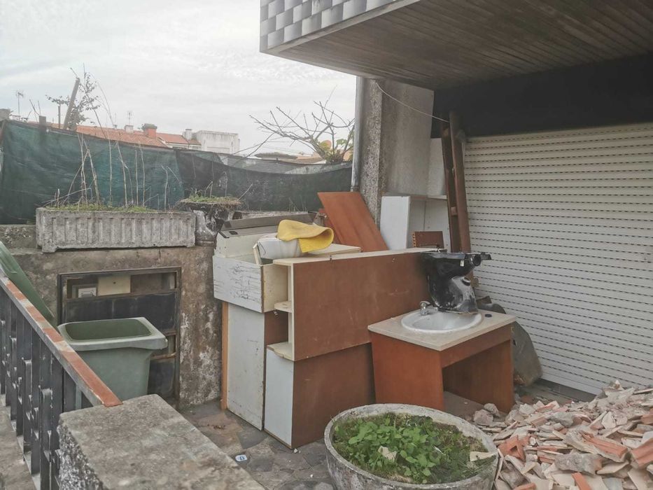 Recolhas de entulho madeiras pladur lixo sucatas moveis i outros