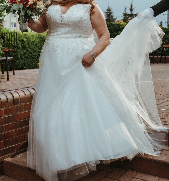 Suknia ślubna Stella York plus size