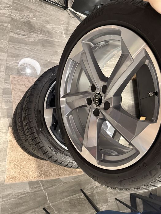 Oryginalne koła Audi 20″ – felgi + opony zimowe Pirelli