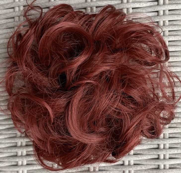 Premium Ultra włosy doczepiane, mahoń, kok na gumce 223.