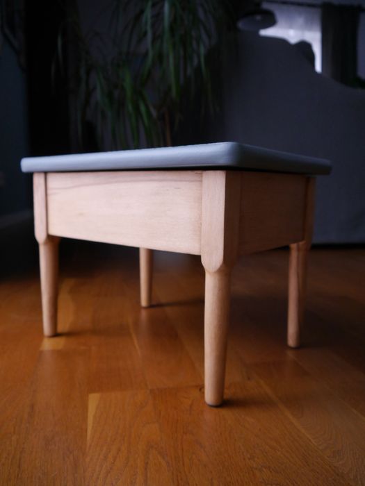 Pudełko na nóżkach, mały niciak po renowacji