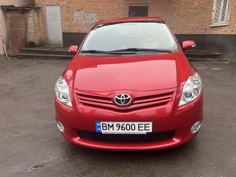 Toyota Auris 2012 (автомат)