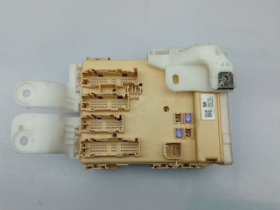 Caixa fusíveis / SAM / BSI TOYOTA Auris Hatchback (_E18_)