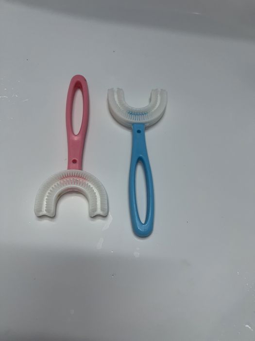 Зубные щетки поворотные от 1-7 лет