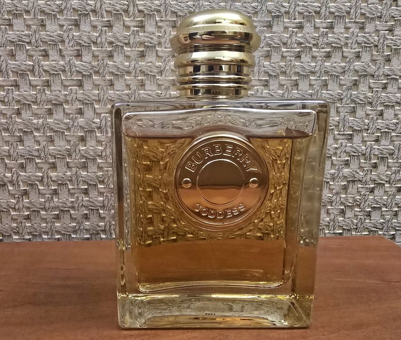 Burberry goddess оригінал.