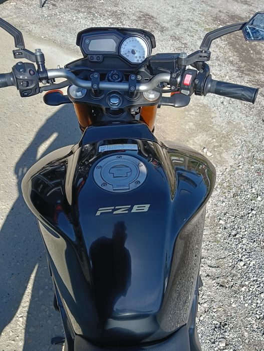 Yamaha FZ8 - Naked Bike