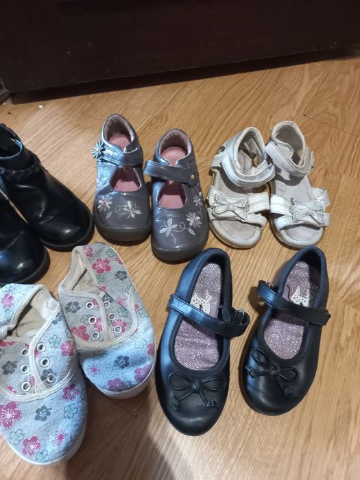 Отдам обувь на девочку