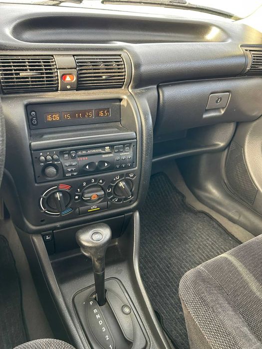 Opel Astra 1.4i Automático