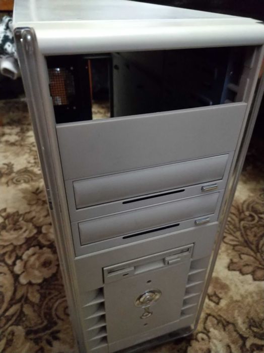 Корпус, системний блок.