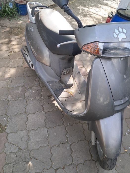 Honda lead 49 кубів