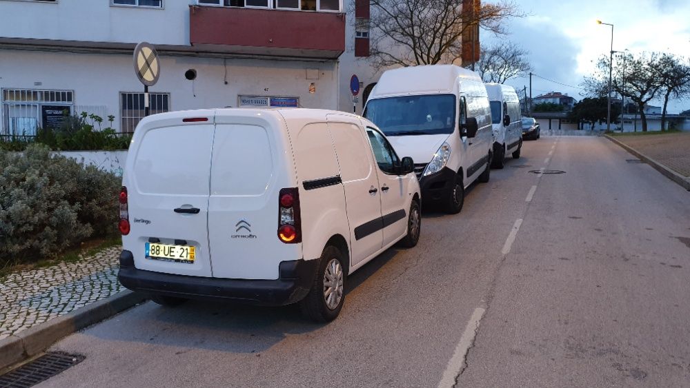 TRANSPORTES MUDANÇAS ENTREGAS Rápidas nacionais e internacionais