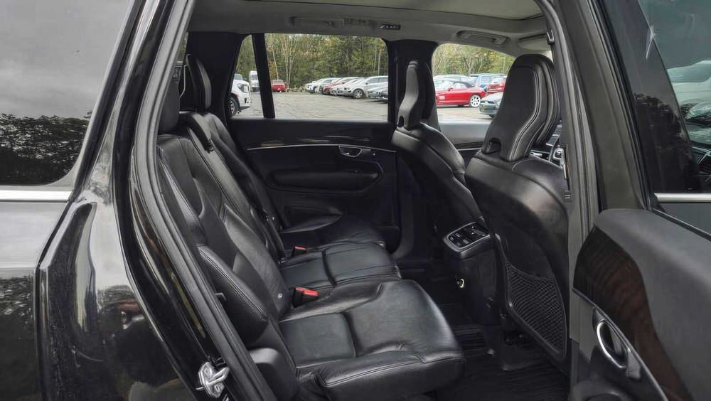 Volvo XC90 T6 Momentum      2019