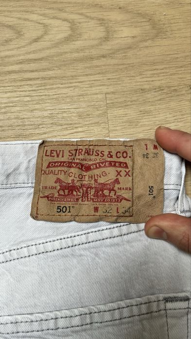 Calças Levis brancas