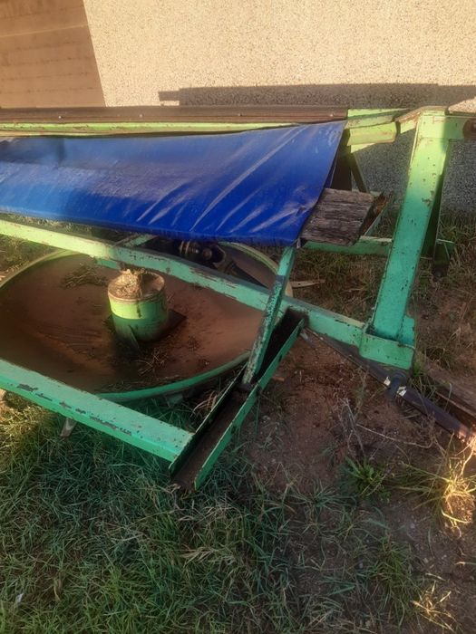 Rozbijak do pryzm do trawy , rownarka