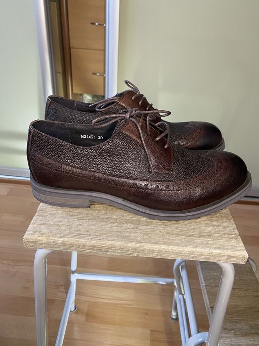 Чоловічі шкіряні туфлі Vitacci 39 розмір (26 см)