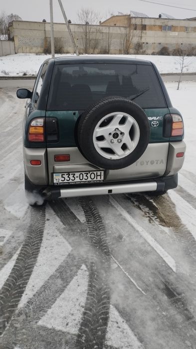 TOYOTA  RAV  4  Автомат