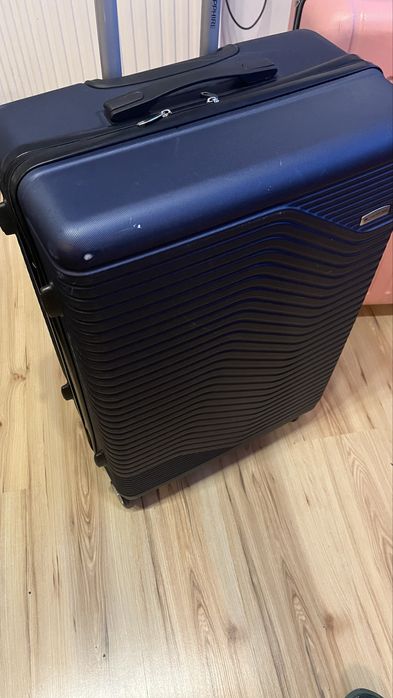 Walizka na kółkach abs