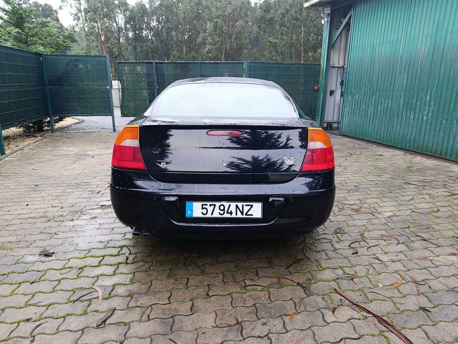 Carro impecável  tudo a funcionar perfeito