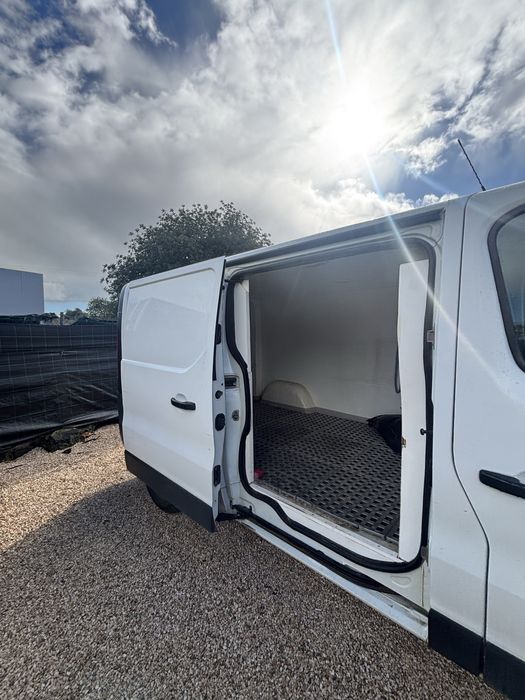 Renault Trafic 3 lugares Fibrada 2016