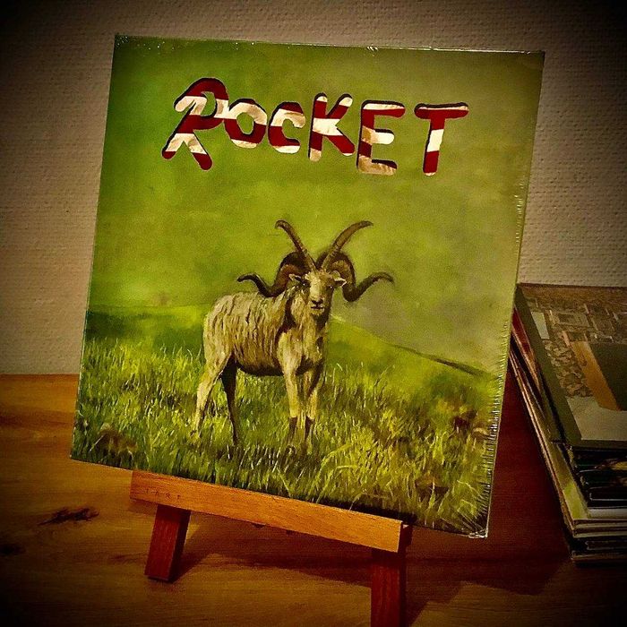 Нові запаковані вінілові платівки