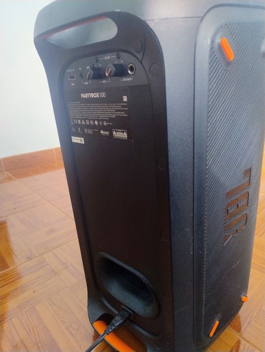 JBL PartyBox 100 – Coluna Bluetooth Potente
Preço: 200 €