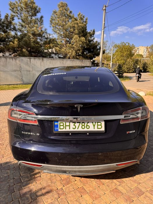 Tesla model s P85+. 2013