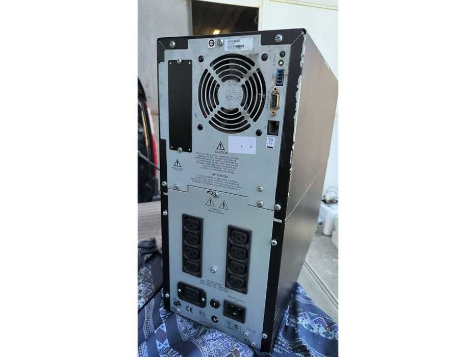 Бесперебійник ДБЖ APC Smart-UPS 2200 SUA2200I