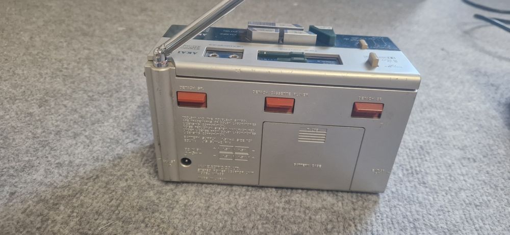 Akai PM-06 walkman