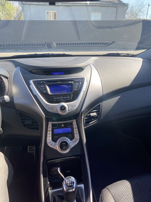 Hyndai Elantra 1.8 бензин