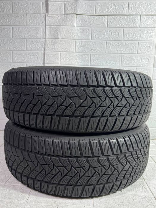205/60/16 комплект зимових шин 2022 рік 7 мм залишку Dunlop
