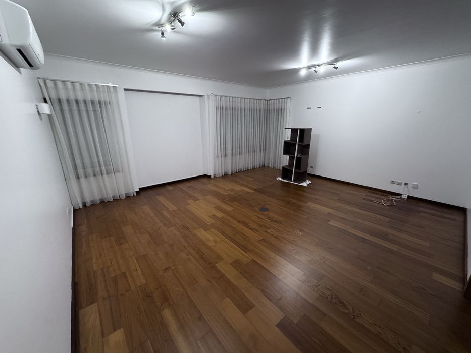 Aluga-se T2 semi-mobilado