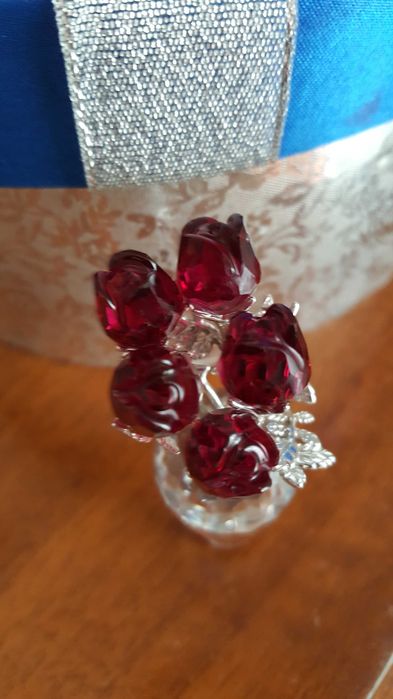 Swarovsky букет роз есть дефект