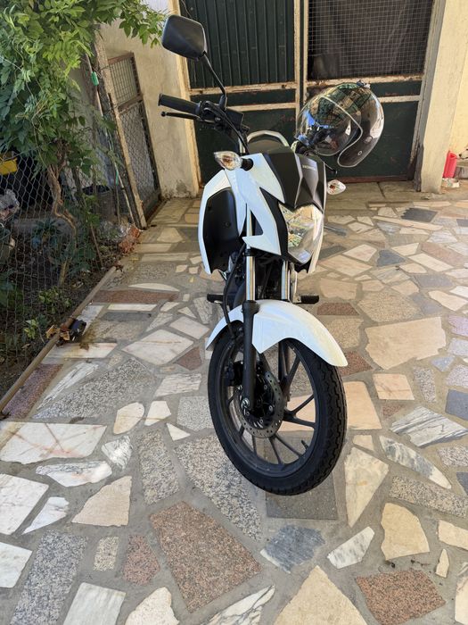Cb 125 f , excelente