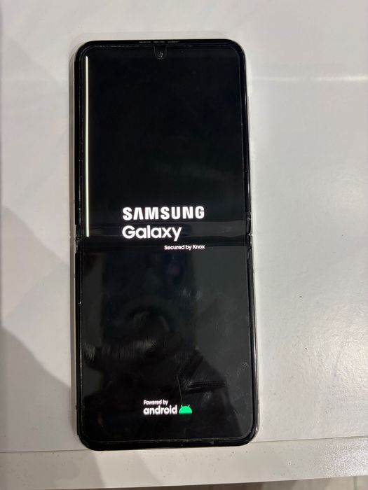 Samsung Galaxy Z flip 5 8/ 256GB