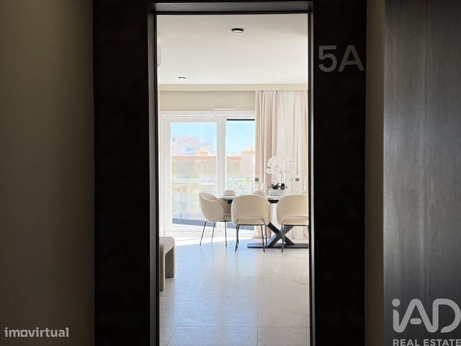 Apartamento T4 em Armação de Pêra de 148,00 m2