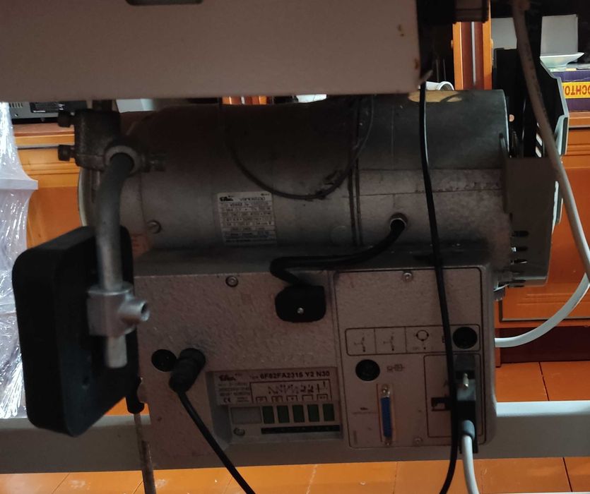 Промышленная швейная машинка DURKOPP ADLER 271-140042 Италия