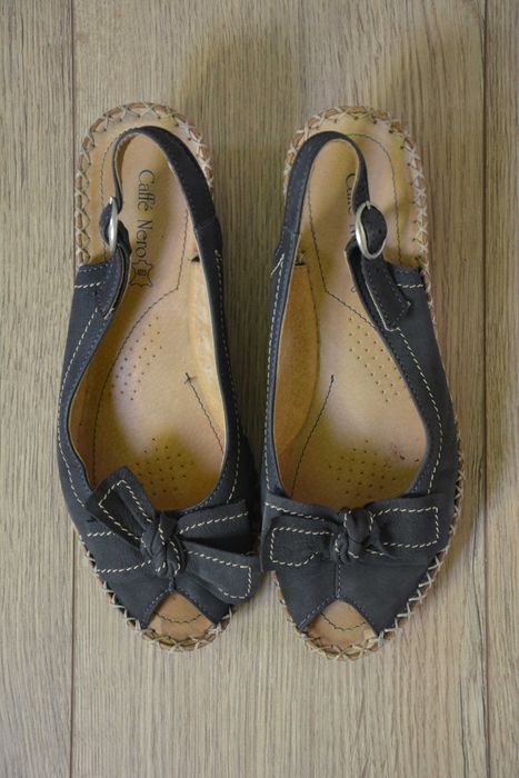 Granatowe koturny, CCC, r. 37