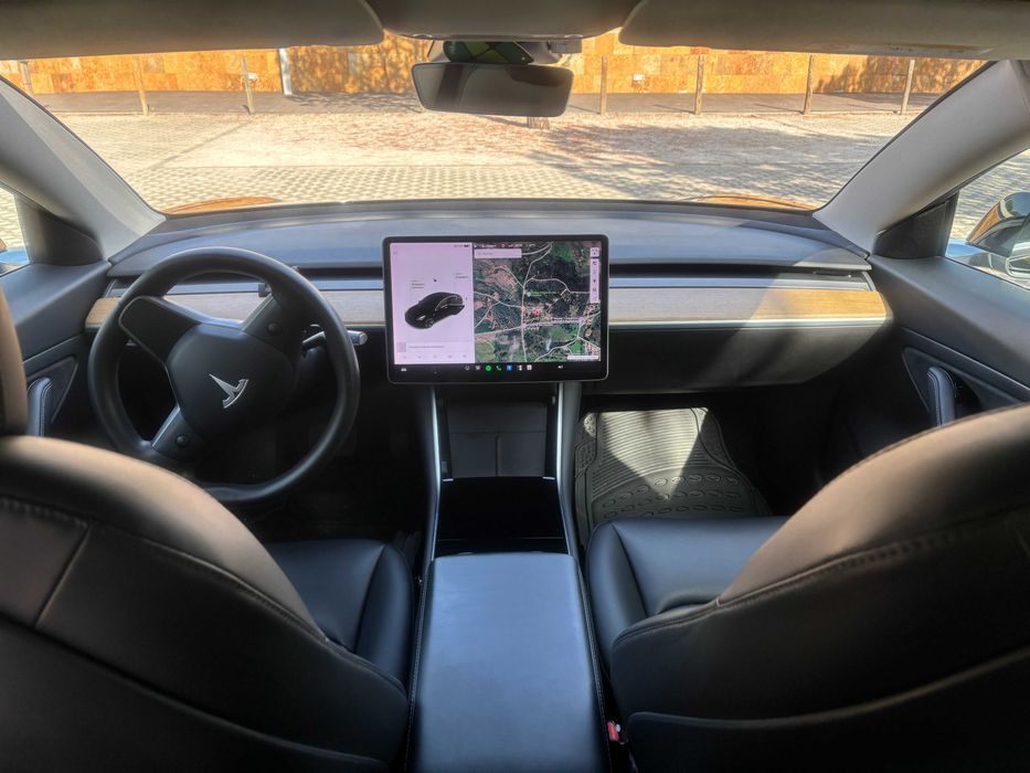Tesla Model 3 — fotografia 4