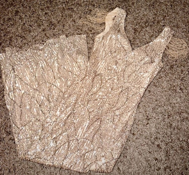 Złota suknia sylwestrowa